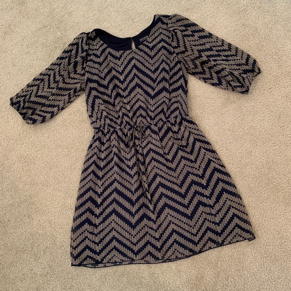 💙👗 Chevron Print Dress 💙👗 - Picture 10 of 13